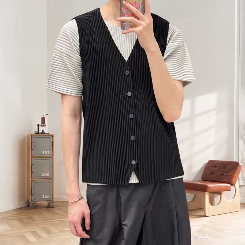 Miyake Pleated Original Unders - Undershirt Crew Neck recensione e prezzo