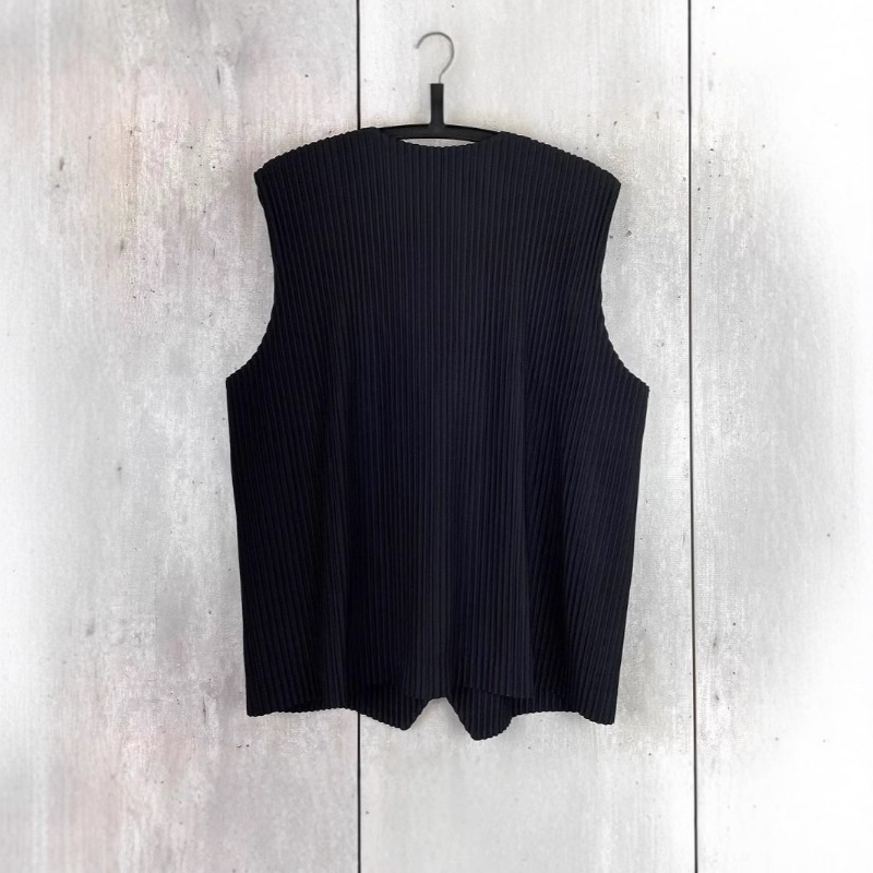 Miyake Pleated Original Unders - Undershirt Crew Neck recensione e prezzo